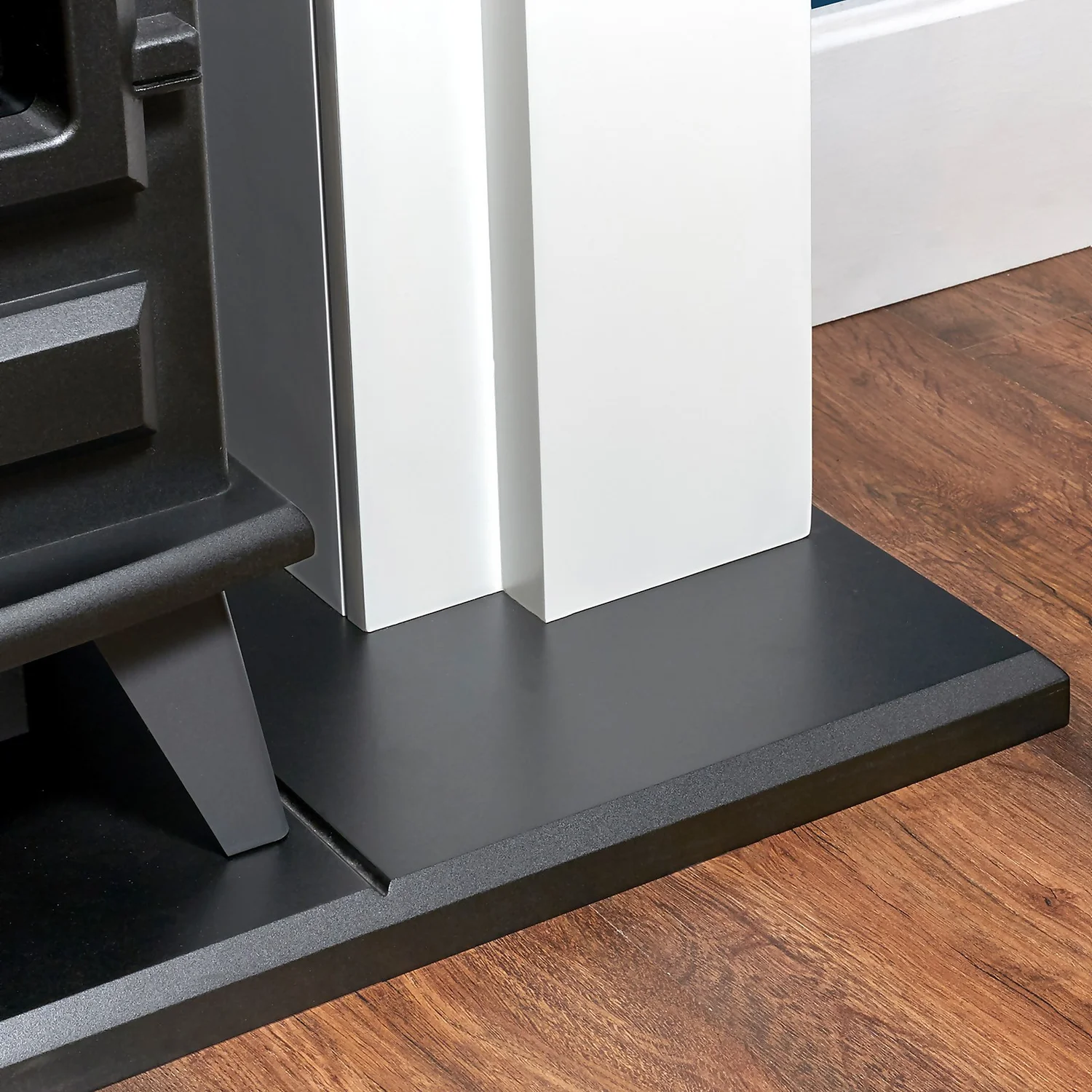 Αδάμ Adam Salzburg Fireplace Surround & Hudson Electric Stove With Flat To Wall Fitting - Oak & Black 5 Αδάμ Adam Salzburg Fireplace Surround & Hudson Electric Stove With Flat To Wall Fitting - Oak & Black - Image 3