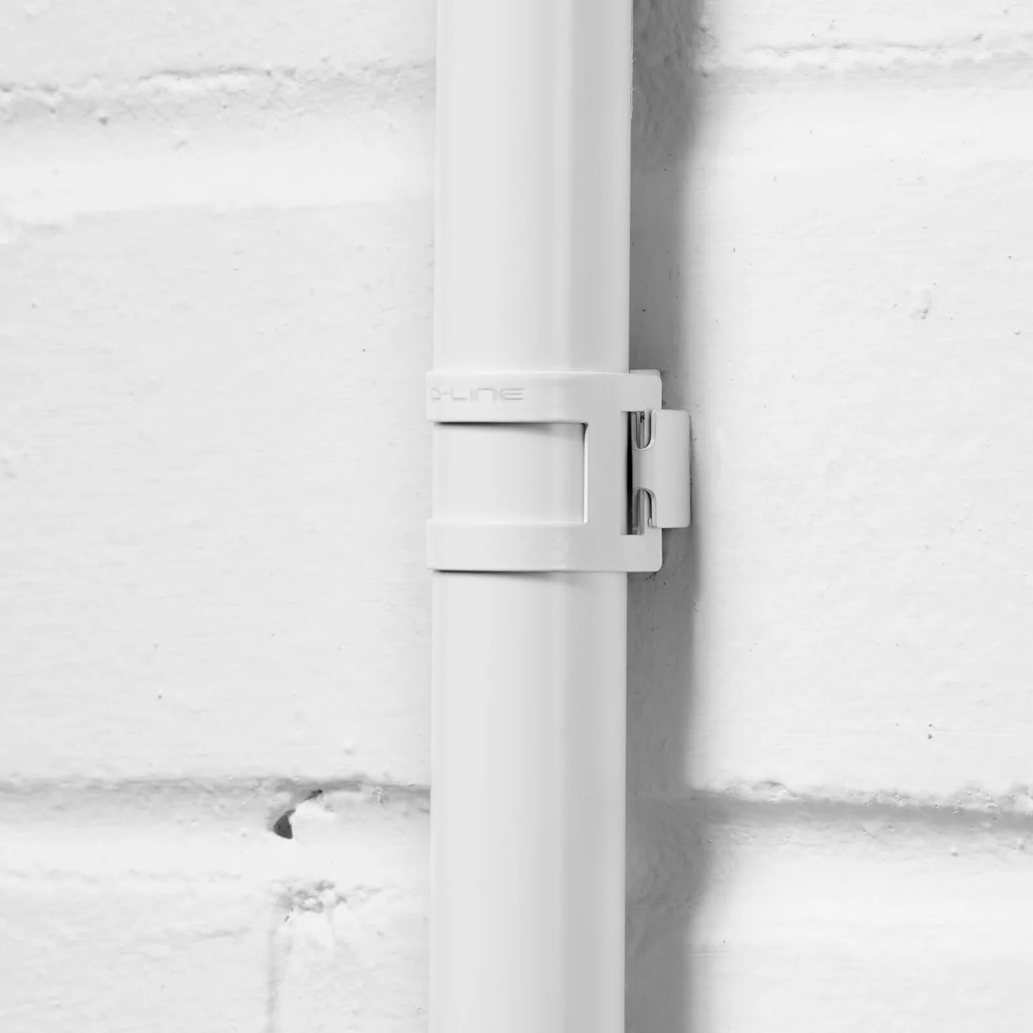 D-Line 20mm Conduit Saddle 5 Pack - White 4 D-Line 20mm Conduit Saddle 5 Pack - White - Image 2