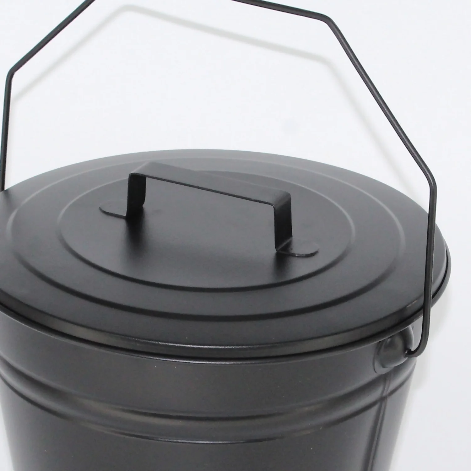 Fireplace Ash Bucket With Lid - Black 6 Fireplace Ash Bucket With Lid - Black - Image 4