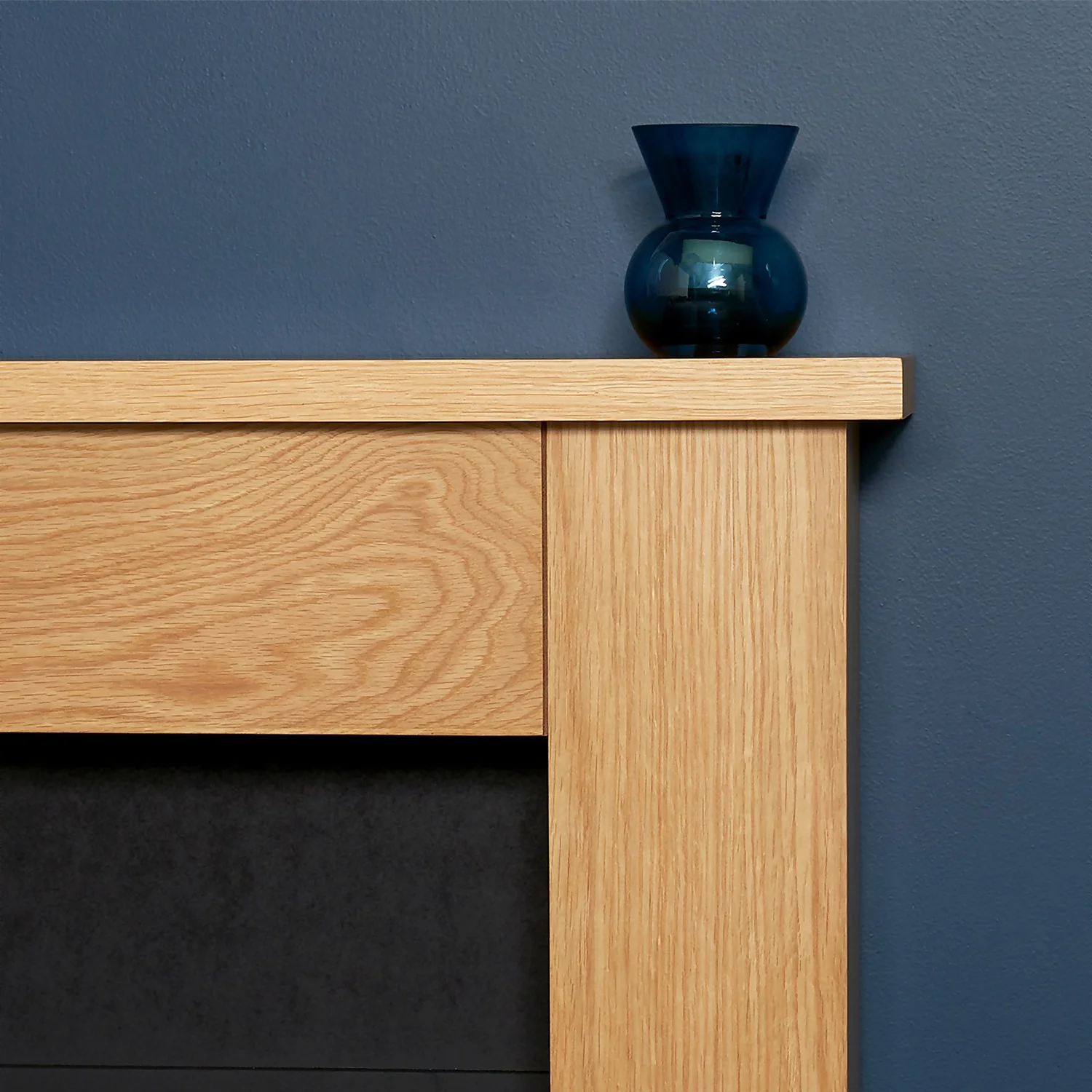 Αδάμ Adam Chester Stove Fireplace With Flat To Wall Fitting In Oak & Black With Sureflame Ripon Electric Stove In Black, 39 Inch 6 Αδάμ Adam Chester Stove Fireplace With Flat To Wall Fitting In Oak & Black With Sureflame Ripon Electric Stove In Black, 39 Inch - Image 4